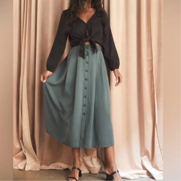 VETTA The Two Piece Midi Dress in Green - Picture 2 of 11